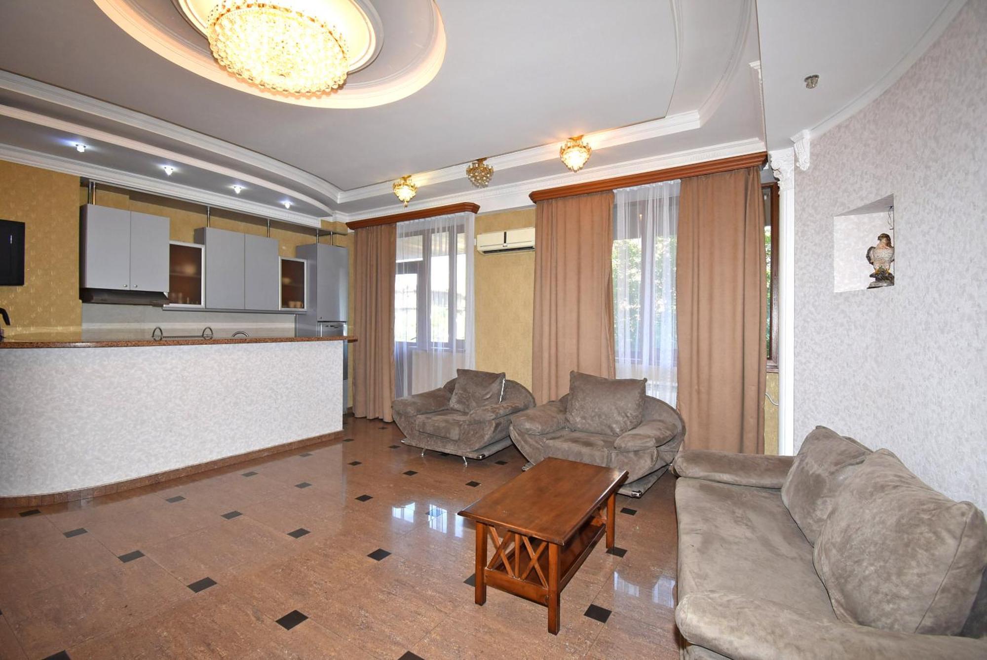 Armenak Apartment 5-Комнатная Yerevan Ngoại thất bức ảnh